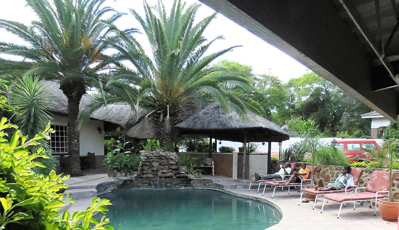 Parrot Lodge Bulawayo Extérieur photo