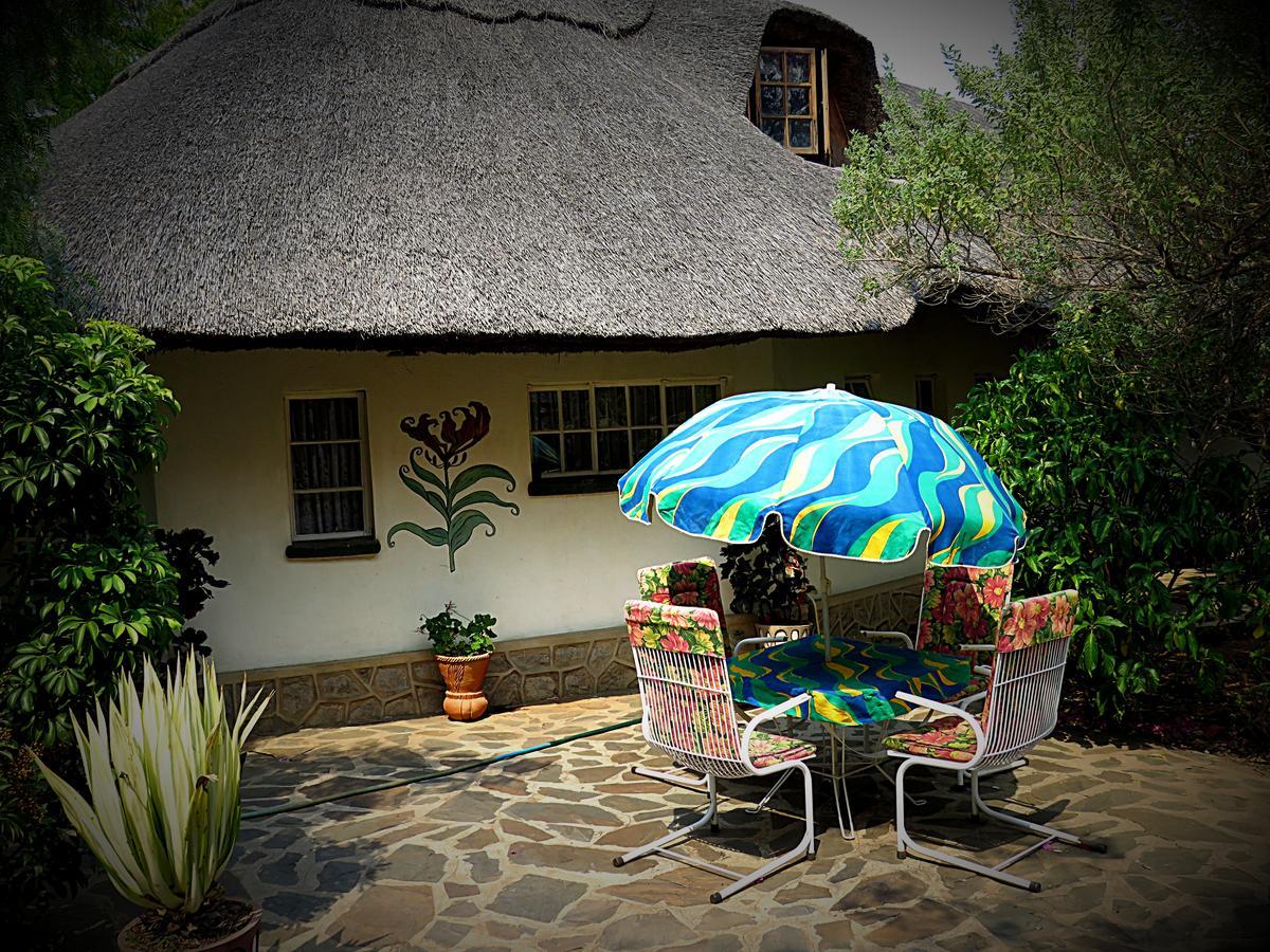 Parrot Lodge Bulawayo Extérieur photo