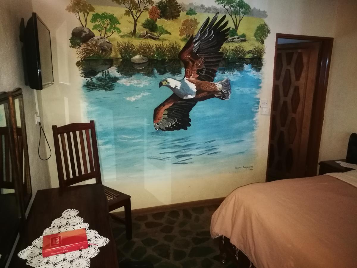 Parrot Lodge Bulawayo Extérieur photo