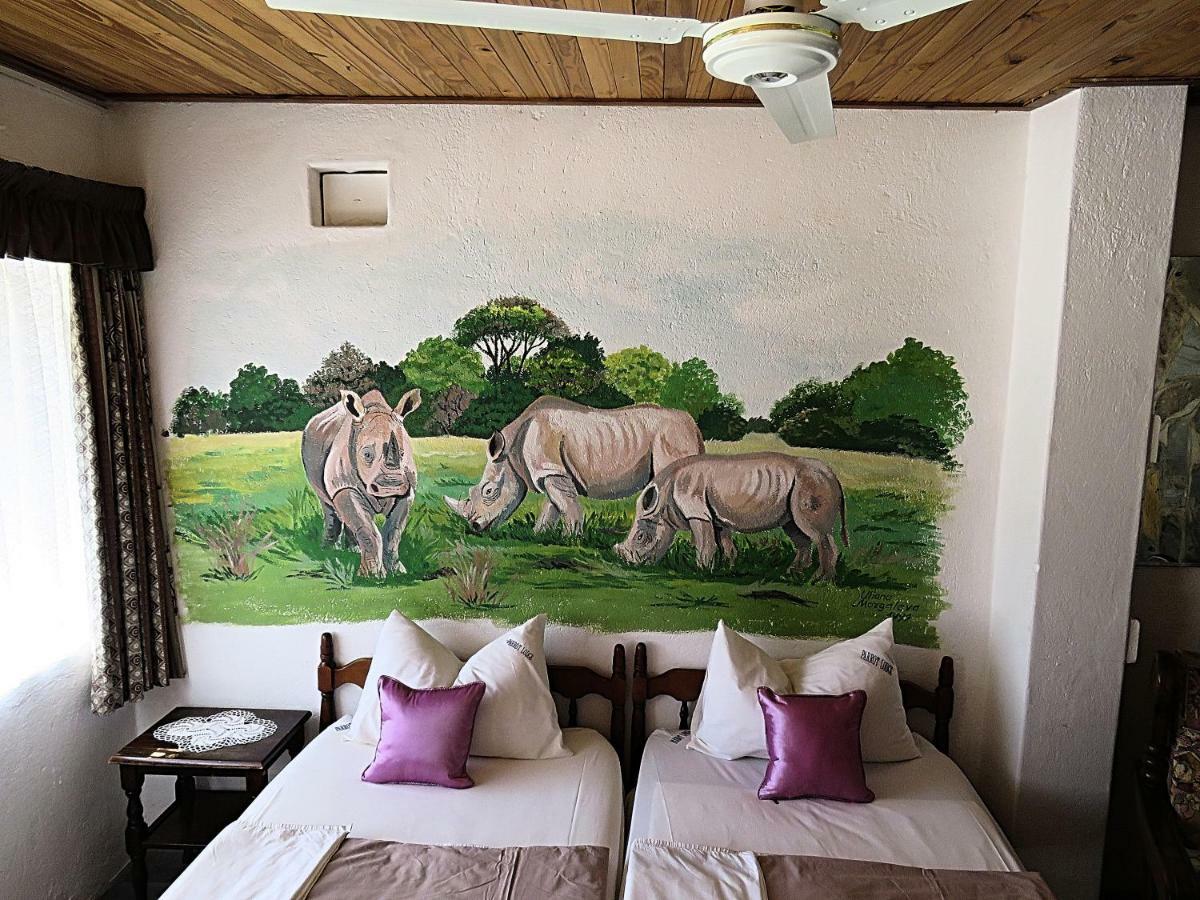 Parrot Lodge Bulawayo Extérieur photo