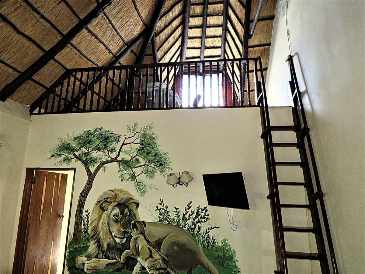 Parrot Lodge Bulawayo Extérieur photo